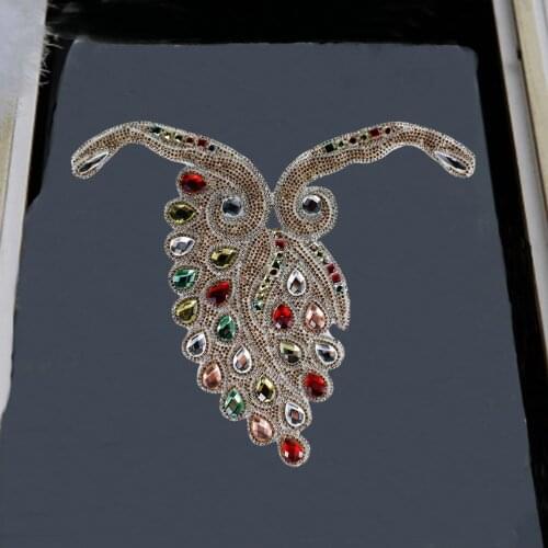1pcs Colorful Peacock Applique Patch Hotfix Motif Rhinestones Collar Diamond Crystal Patches Iron on Clothes Dress Accessory DIY