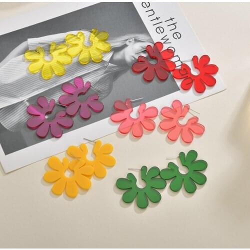 MESTILO Cute Geometric Multicolore Flower Small Hollow Acrylic Plant Stud Earrings For Woman Classic Fashion Jewelry Party Gift