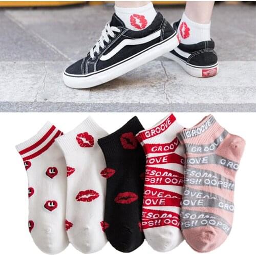 Q New Harajuku Kawaii Women Socks Fashion Unisex Red Heart Lip Print Pattern Letter Casual Ankle Funny White Cotton Socks