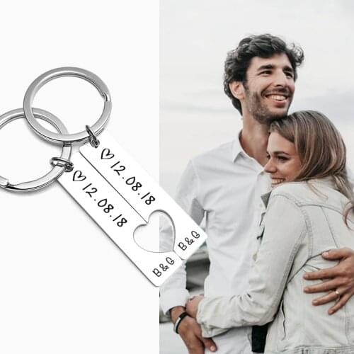 Personalized Heart Keychains Set Engraved Date and Name Love Keyring Gift for Anniversary Couples Puzzle Pieces Key Chain Rings