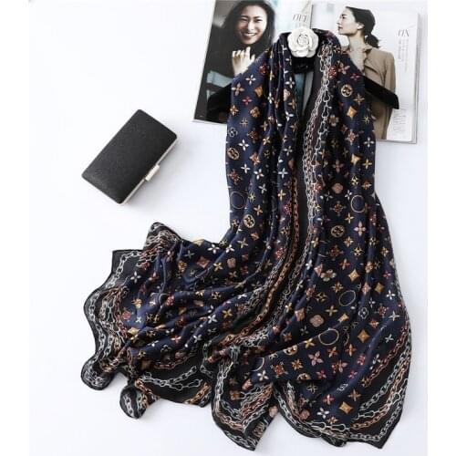 European and American Famous Fashion Scarf Thin Printed Silk Scarf Autumn and Winter Warming Scarf Sunscreen Shawl silk scarf