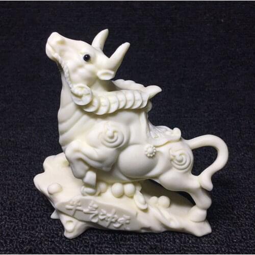 New domineering bull lucky Statue Modern art hand-carved High-end Home decoration Ornaments Office gift statue