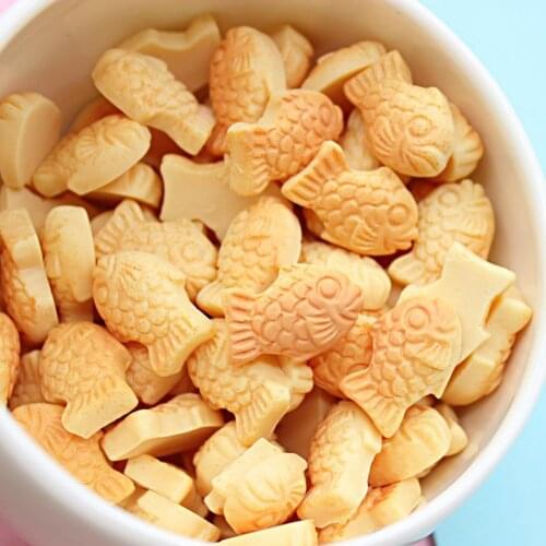 10Pcs Miniature Fish Biscuits Design Food Models Dollhouse Scenery DIY Decor Toy