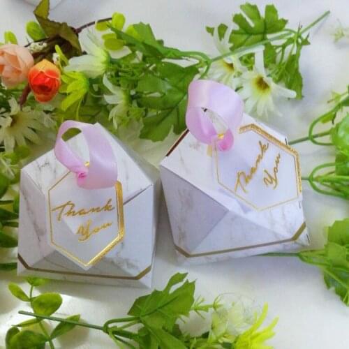 100pcs New Diamond Marble style Candy Box Wedding Favors And Gifts Party Supplies Baby Shower Paper Gift Chocolate Boxes for gue