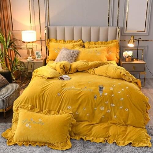 4Pcs Warm milk down Embroidery Luxury Bedding Sets/Bedclothes King Queen size Duvet Cover Bed Sheet Linens set Pillowcases