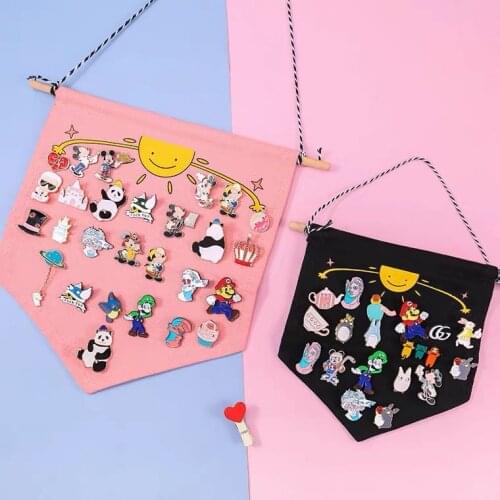 Badge Storage Display Cloth Hanging Wall Triangle Flag Brooch Board Badge School Badge Commemorative Box Pin Gift Collection