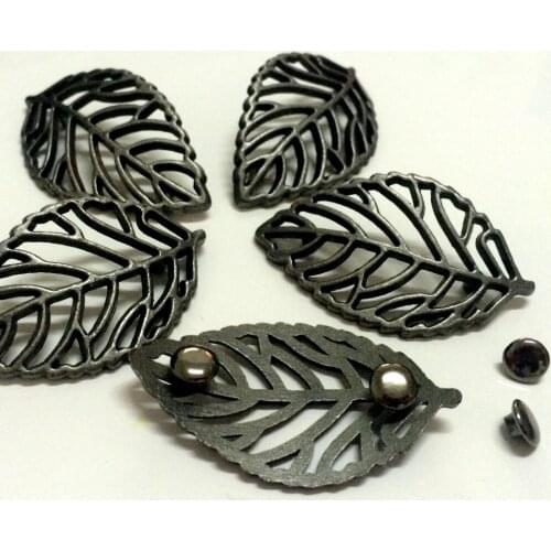 New 30PCS 40X24MM Antique Silver Big Tree Leaves Studs Rivet Punk Leaf Studs Spike Shoes Belt Bag Accessorie Leather Craft
