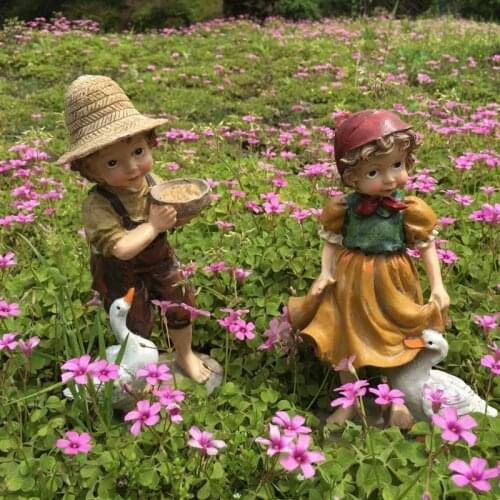 Outdoor Gardening Resin Boy Girl Cartoon Doll Sculpture Courtyard Garden Figurines Ornaments Villam Park Statue Decoration Craft