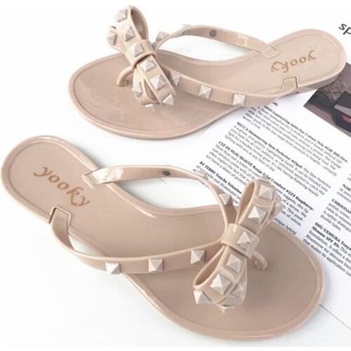 Outdoor Flat Womens Jelly Sandals Party PVC Womens Beach Shoes Rivet Flip Flops Casual Womens Slippers Zapatillas Mujer