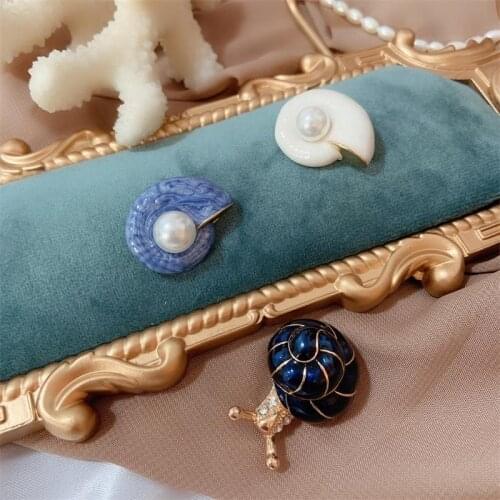 Cute Snails Conch Oil Drop Animal Brooches Pearl Corsage Simple Retro Marine Girl Pins