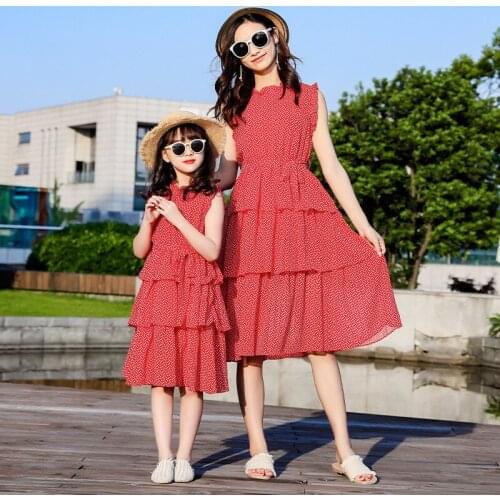 Mother Daughter Chiffon Dresses for Mommy and Me Wedding Dress Family Matching Clothes Sumer Beach Dot Mom and Daughter Dress