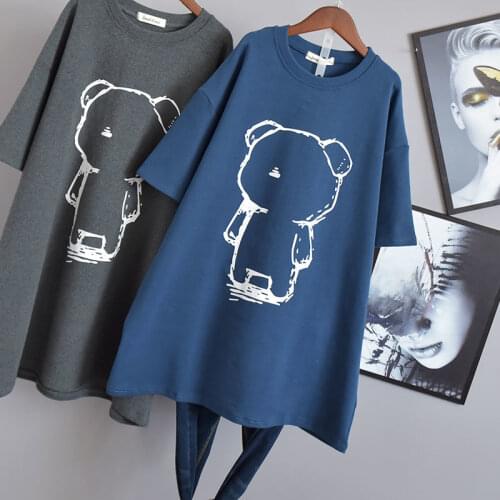 In summer, the new womens bear graffiti short sleeve loosely covers the belly and reduces the age of the long T-shirt