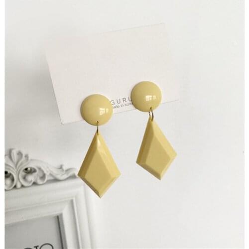 Trendy French Vintage Cream Yellow Simple Acrylic Geometric Clip Earrings Resin Geometric Rhombus Ear Clips Earrings No Hole