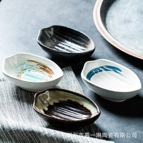 Japanese creative flavor dish seasoning dish Irregular creative small dish Shaped ceramic dish Sauce dish with commercial use