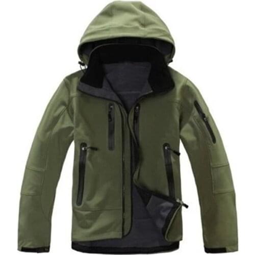 Outdoor Soft Case Clothing Mens Fleece Outdoor Travel Jacket Wind-Resistant Warm Raincoat Jacket