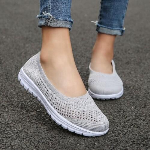 New Summer Womens Flats Ladies Mesh Flat Shoes Women Casual Soft Breathable Sneakers Slip-on Knitting Socks Shoes Plus Size