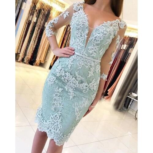 Sexy Cocktail Dresses Sheath V-neck 3/4 Sleeves Knee Length Appliques Lace Beaded Homecoming Dresses