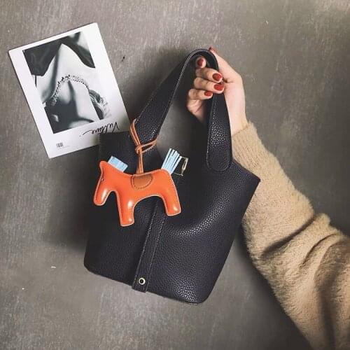Fashion new Bucket Bag Luxury Women Tote Crossbody Big Shopping Light Womens Handbags Female Bag purse Hot sale