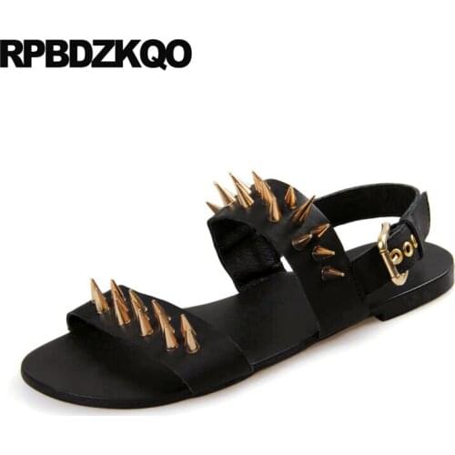 2018 Runway Stud Designer Flat Famous Brand Strap Roman Shoes Black Rivet Italian Spike Men Sandals Leather Summer Chain Metal