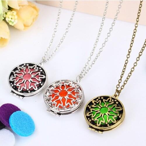 1PCS With 5 Felt Pads Trendy Geometric Essential Oils Diffuser Necklace Antique Dainty Women Aromatherapy Costume Jewelry