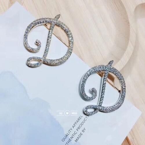 Free Ship Fashion Charming Simpl Style Pearl Rhinestone Letter Brooch Alphabet Brooches for Women Men Personalized Design Gift
