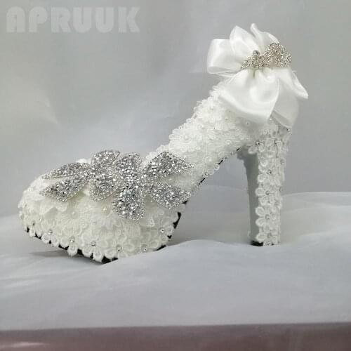 New arrival 2020 white lace pearl wedding shoes bride luxury handmade plus size bowknot crystal shoes woman white flower pumps