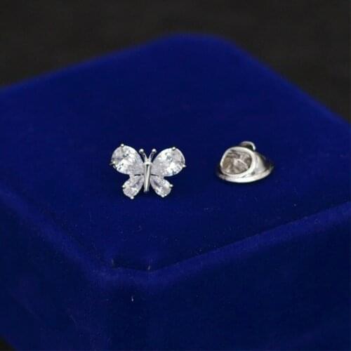 The Korean high-grade fashion CZ stones butterfly collar pin brooch small blouse suit collar Anti leakage Mini jewelry accessori