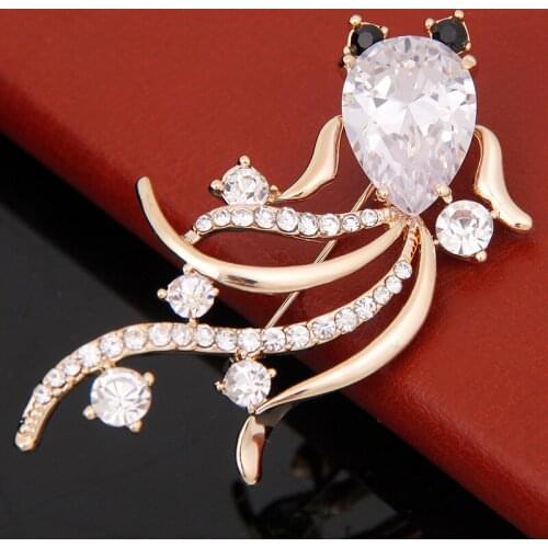 New Rhinestone Gold Fish Brooches for Women Enamel Animal Brooch Pin Fashion Jewelry Summer Style Dress Accessories Female Gift