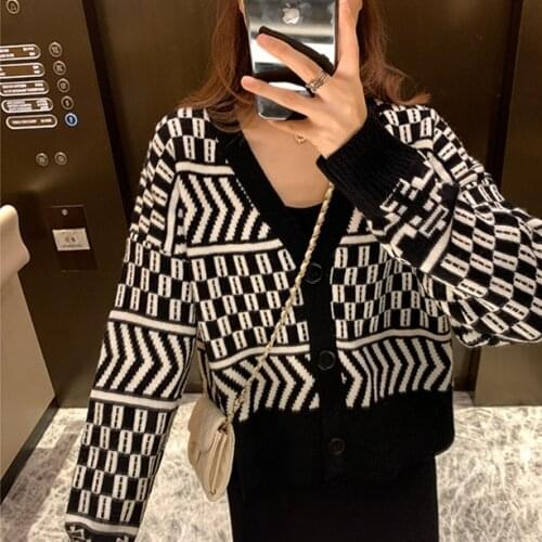 Women Sweater Coat Fall Winter 2021 Korean Style Streetwear Vintage Geometric Single Breasted V Neck Knit Black Cardigan