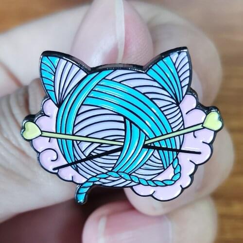 Cute Cartoon Cat Head Yarn Knitting Needles Enamel Brooch Pin Backpack Hat Bag Lapel Pins Badges Fashion Jewelry Accessories