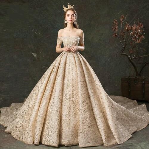 Wedding Dress Long Train To The Lacy Boat With Collar Noiva Is Dressed In Luxurious