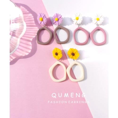 QUMENG 2020 New Design Sweet Daisy Flower Stud Earrings Cute Statement Earrings for Women geometry party Jewelry Girls Gifts