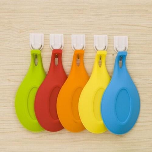 Random Colors Soup Ladle Shaped Heat Resistant Spoon Ladle Rest Spatula Kitchen Utensils Storage Rack Holder Cooking Tools