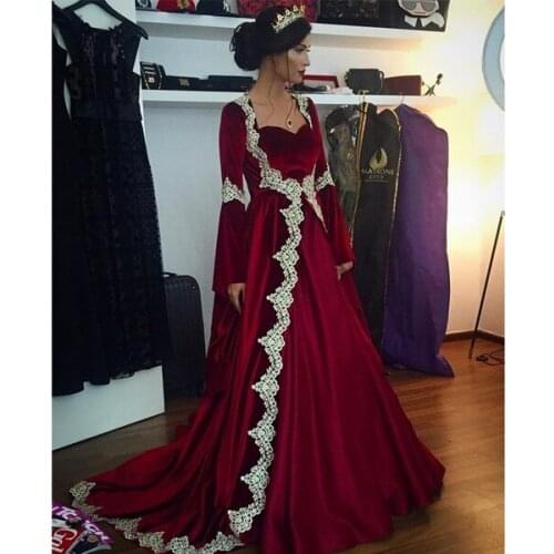 Arabic Dubai Bell Long Sleeves Kaftan Evening Dresses Hot Burgundy Velvet With Appliques Long Vintage Muslim Party Gowns