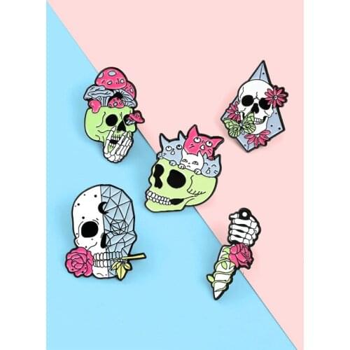 Cartoon Cute Mushroom Flower Cat Butterfly Skull Brooches Enamel Alloy Men Women Brooch Fashion Halloween Days Jewelry Gifts