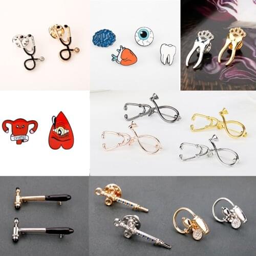 Doctor Nurse Brooches Lapel Pin Brain Eyes Tooth Stethoscope Jewelry Enamel Medical Scalpel Syringe Brooch Denim Pin Badge Gift