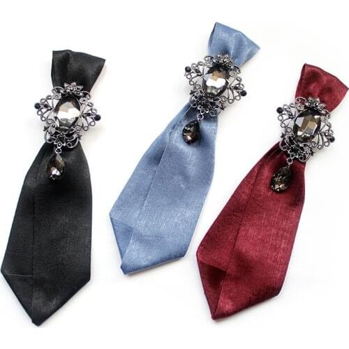 Classic British Style Diamond Bow Tie Knot Brooch for Women Men Wedding Vintage Rhinestone Bowtie Clothing Accessories Necktie
