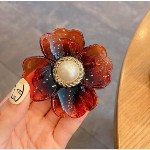 2021 New Solid Color Flower Claw Shark Hairclips Hair Accessories for Women Advanced Sense Grab Head Sweet Temperament Hairpin