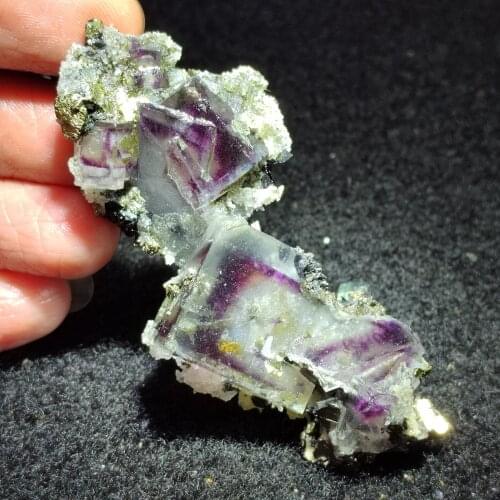 19.3g-52.4gCelebrity, purple fluorite, brass, wolframite, crystal home decoration, ring pulse healing mineral specimens