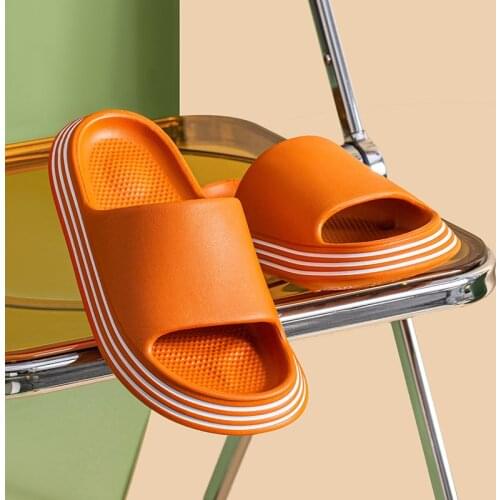 New Summer Slippers Shower Sandal EVA Massage Drainage Holes Non-Slip Light Bathroom Indoor Women Men Flip Flops Shoes Slides