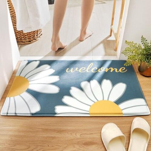 New Daisy Flannel Bathroom Rug Thickened Sponge Slow Rebound Foot Mat Toilet Shower Room Absorbent Non-slip Decoration Door Mat