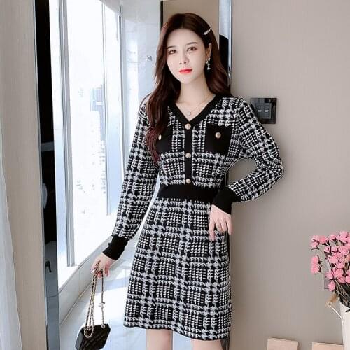 Vintage knit dress women autumn winter casual V-neck thin plaid dress ladies fashion thick warm A-line knitted midi dress robe