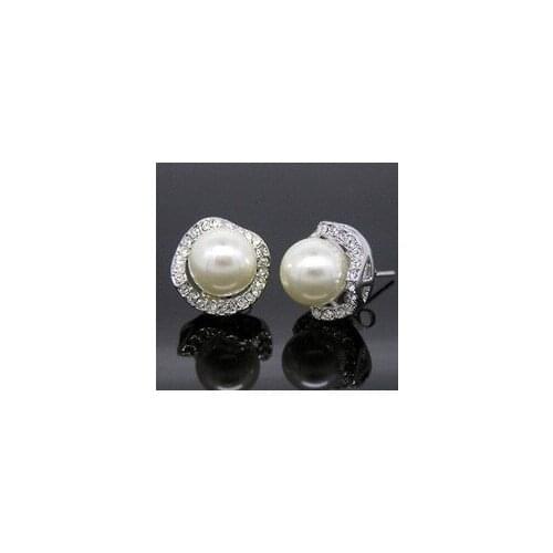 Lovely Fine white shell pearl stud earring woman word earrings ohrring Pendiente wholesale
