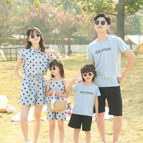 Summer New Family Outfits Polka Dot Clothing Mother Girl father Boy Cotton Blue T shirts & Black Shorts 2pcs/sets Family Clothes