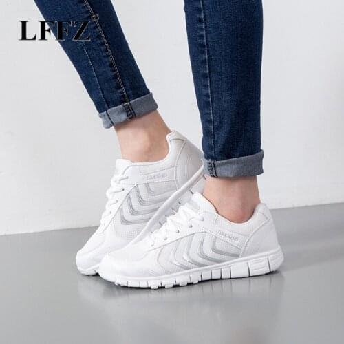 Lzzf Summer Outdoor Walking Shoes Women Sneakers Breathable Flat Mesh Vulcanize Shoes Fashion Comfortable Women Casual Shoes