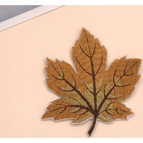 9Pcs Multicolor Maple Leaf Sew/Iron On Appliques Embroidery Patches DIY Badge E56C