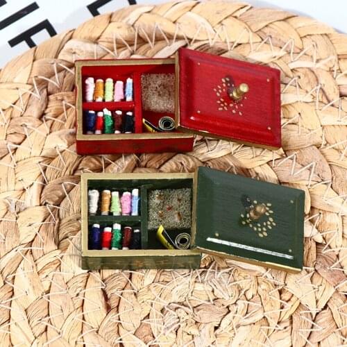 1 Pc 1:12 Dollhouse Miniature Sewing Box Lid Toolkit Toolbox Jewelry Box Dollhouse Gift Box Red/Green 3.2*2.4*2.5cm