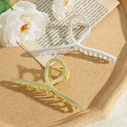 European and American vintage jewelry with alloy gold grab clip cross large grab simple horsetail bath clip for female wholesale