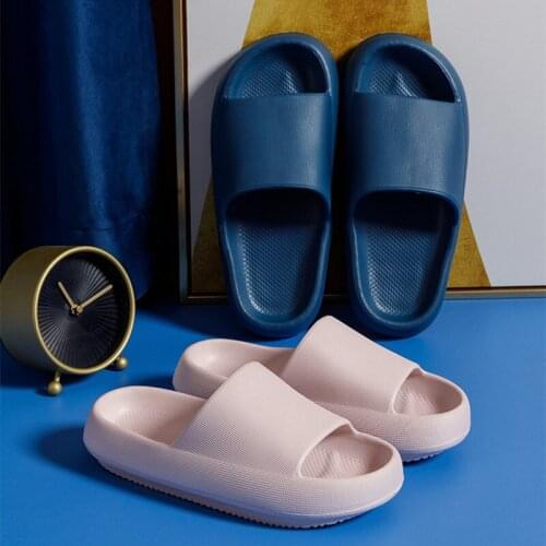 The New Thicker Comfortable Slippers For MenAnd Women Home BathroomBath CoupleThick Bottom Home Sandals And Slippers Summer Wear