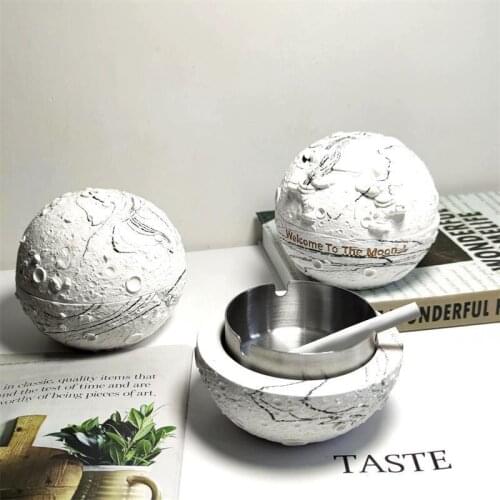 Personality Astronaut Moon Art Cement Ashtray Home Decor Ornaments Crafts Cigarette Cigar Smoking Accessories